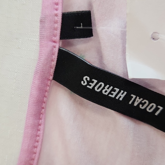 Local Heroes Strawberry Heart Pink Crop Top. Size L - Picture 8 of 10